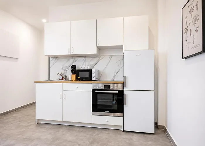 Διαμέρισμα Budget & Comfy 4br Close To Westbahnhof Βιέννη