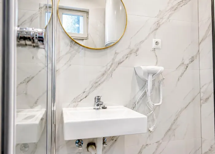 Budget & Comfy 4br Close To Westbahnhof Διαμέρισμα
