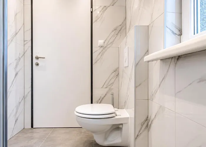 Διαμέρισμα Budget & Comfy 4br Close To Westbahnhof Βιέννη